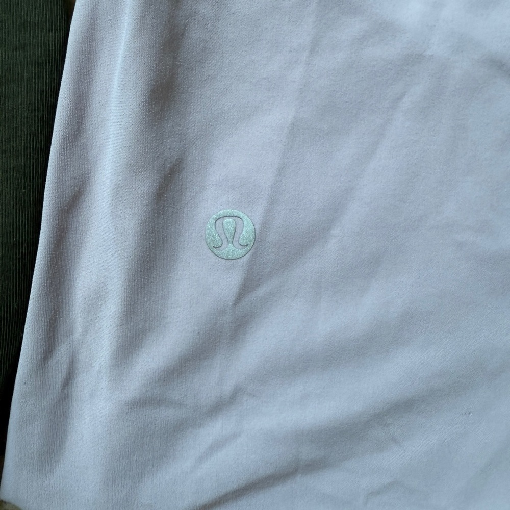 Lululemon Tops size 4 - Picture 3 of 4